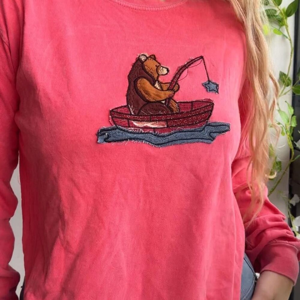 NWT vintage red 100% cotton long sleeve patchwork fishing bear embroidered tee
